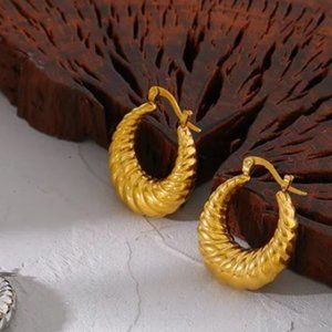 New! Charm Stainless Steel Croissant Hoop Earrings Fashion Metal 18 K Round